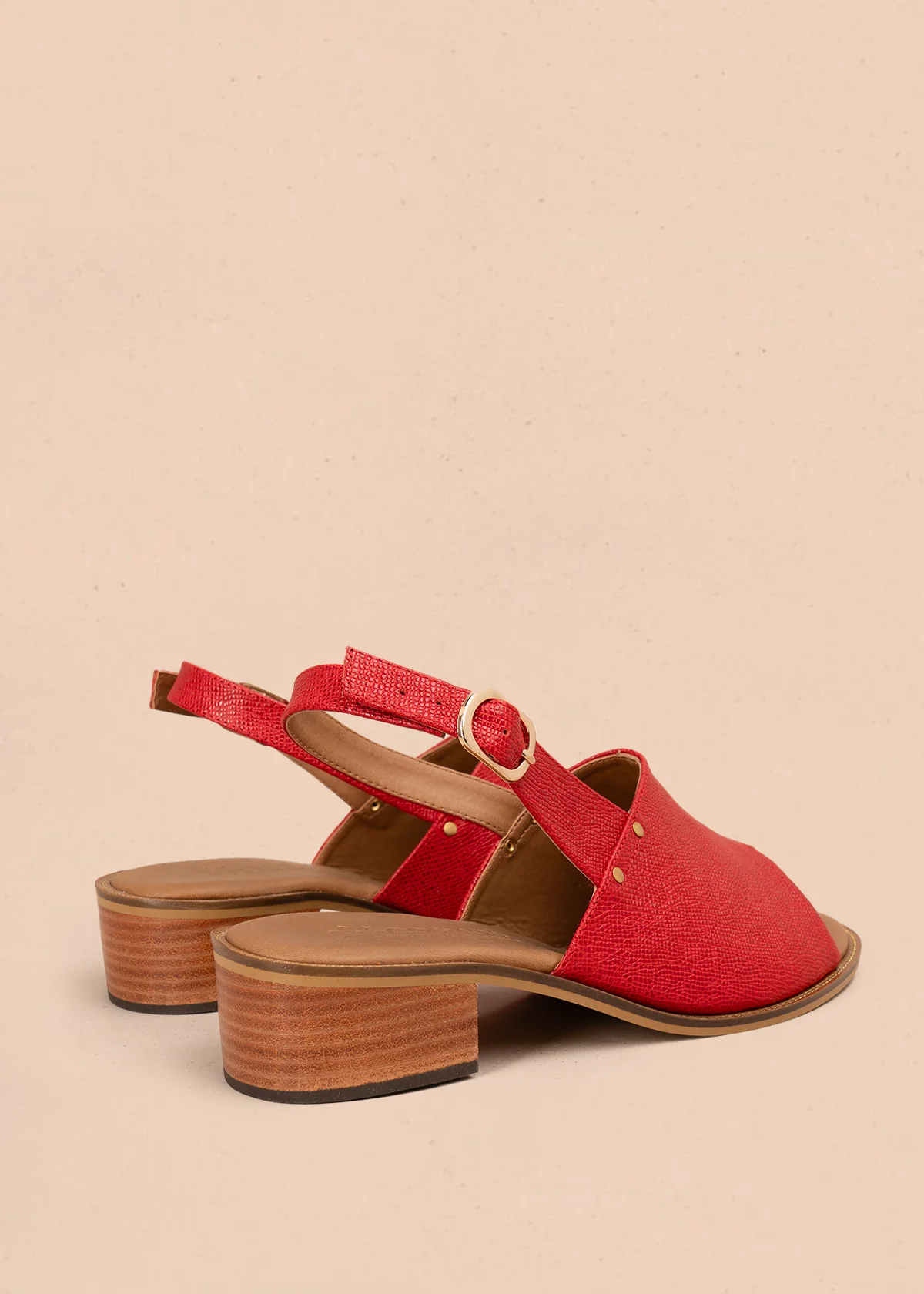 Sandalias altas color rojo con textura croco y correa ajustable 107019 - Image 5