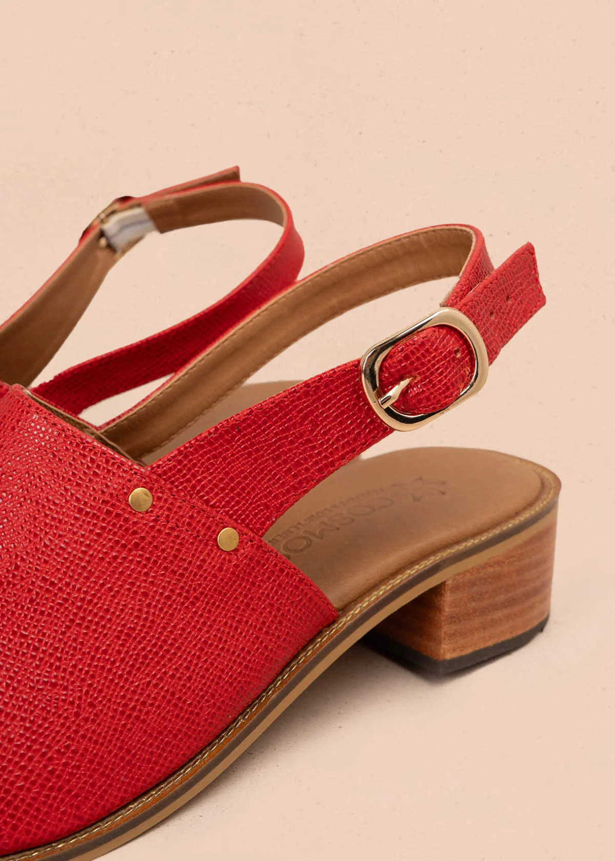 Sandalias altas color rojo con textura croco y correa ajustable 107019 - Image 6