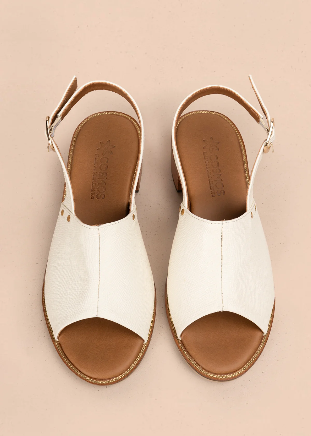 Sandalias altas color talco con textura croco y correa ajustable 107019 - Image 3