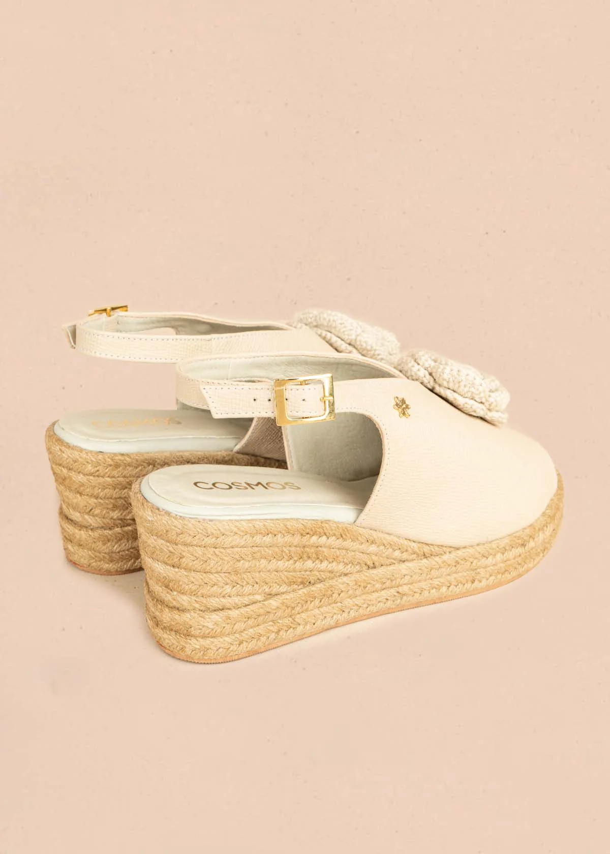 Sandalias en cuero color taupe con detalle rosa tejida y plataforma en yute 106034 - Image 3
