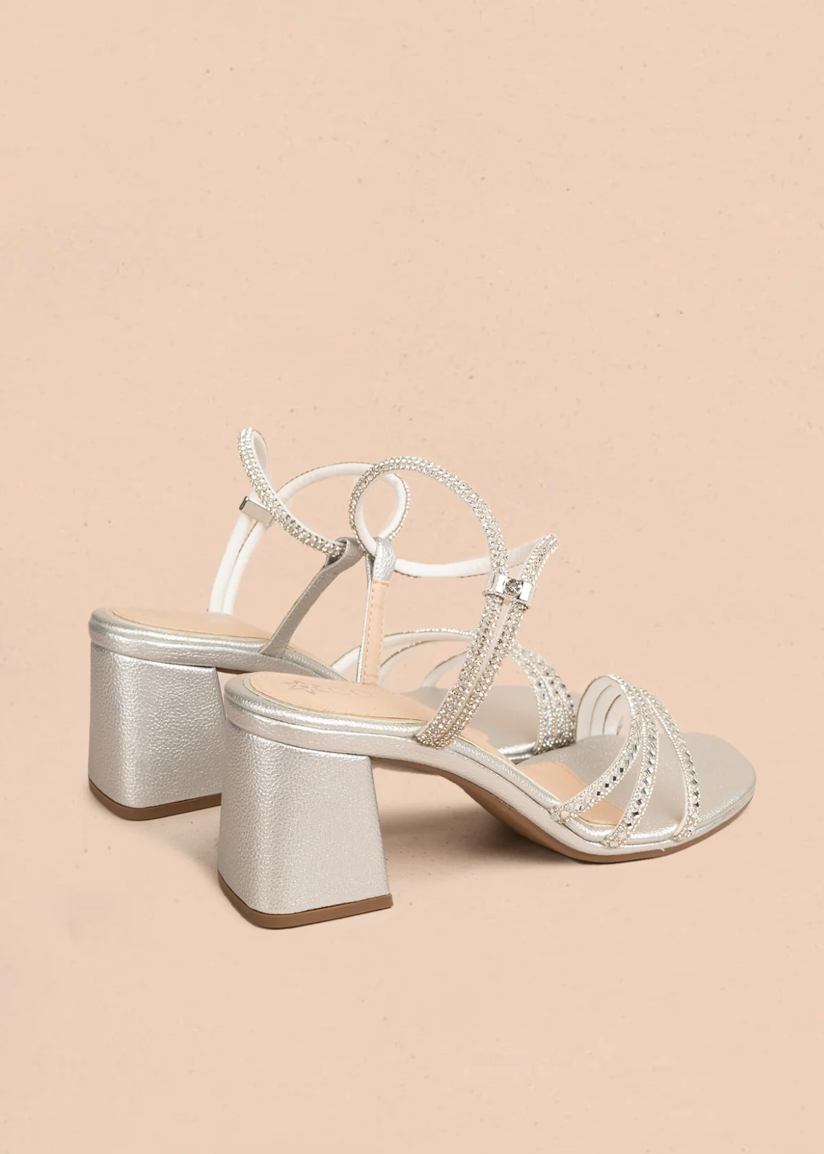 Sandalias color plata con tiras de pedrería brillante y acabado elegante 105427 - Image 4