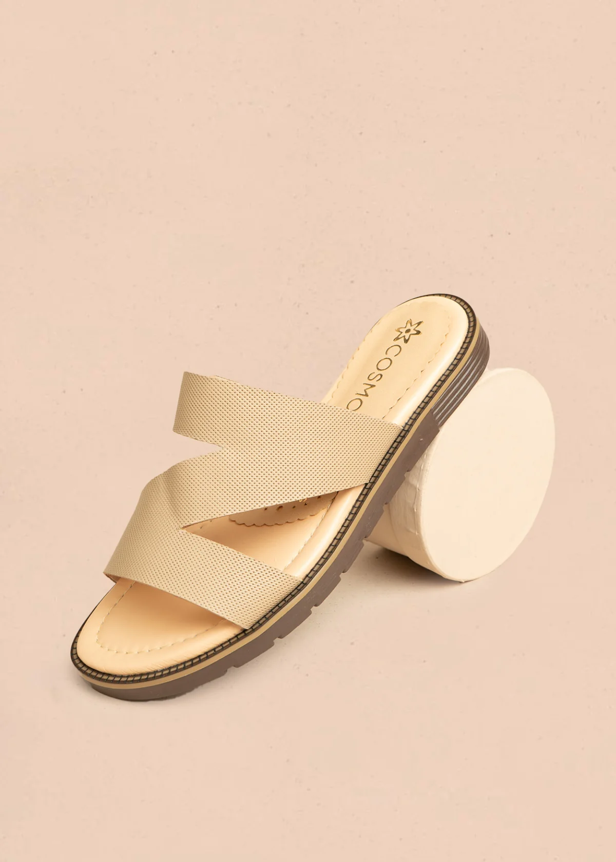 Sandalias planas de cuero color camel textura microperforada 106518 - Image 5