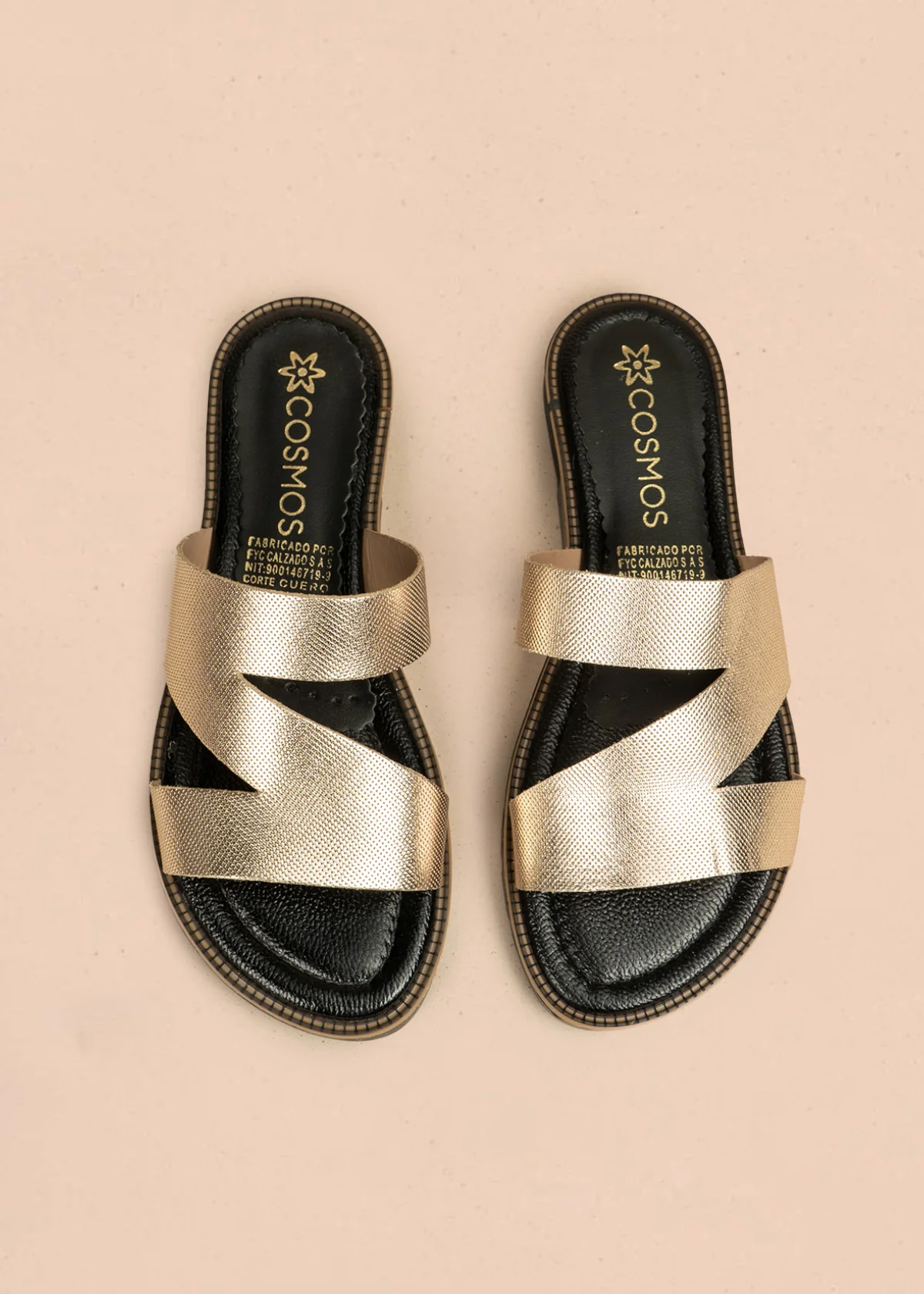 Sandalias planas de cuero color dorado textura microperforada 106518 - Image 3
