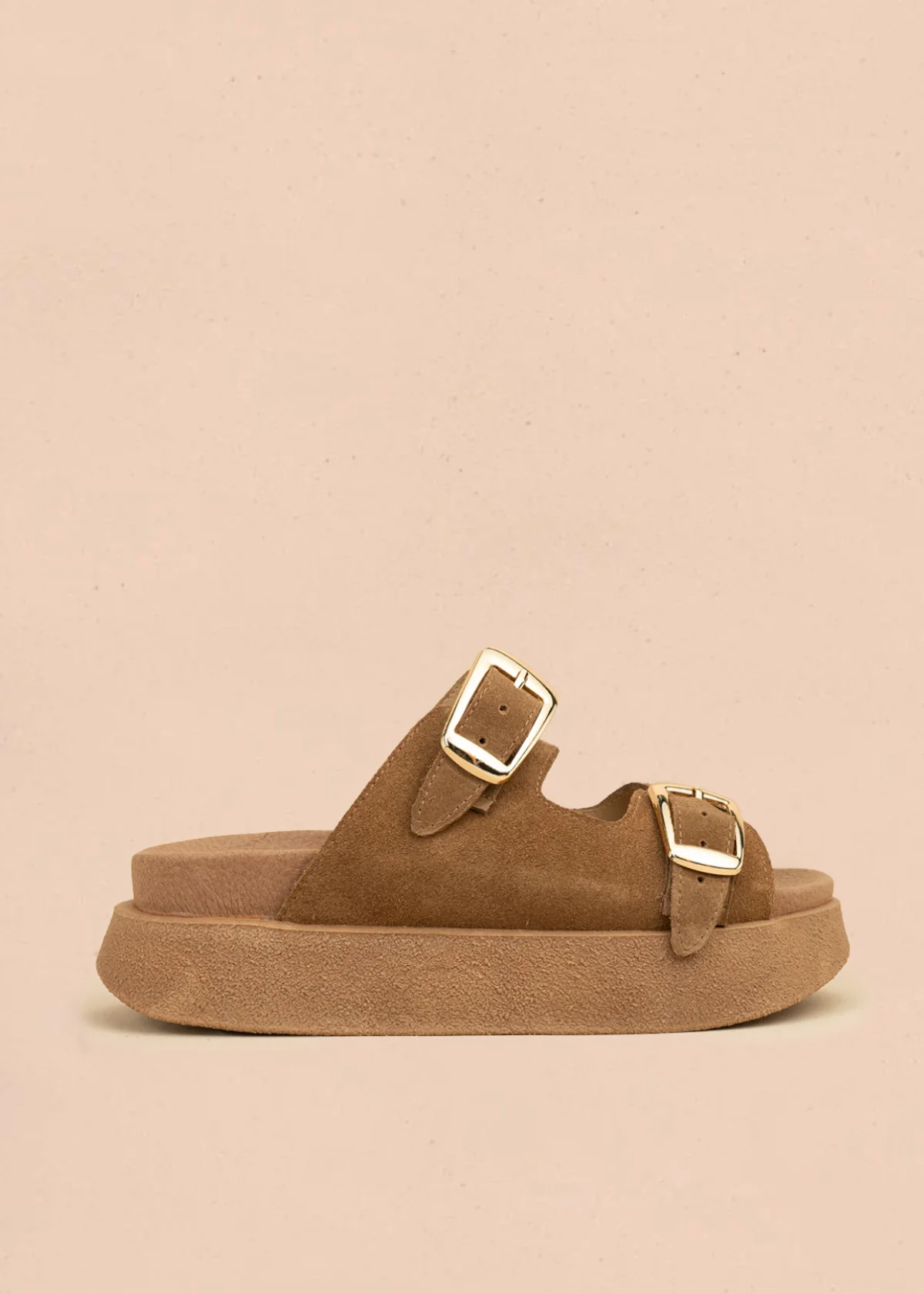 Sandalias planas de cuero carnaza color miel con doble hebilla 106522
