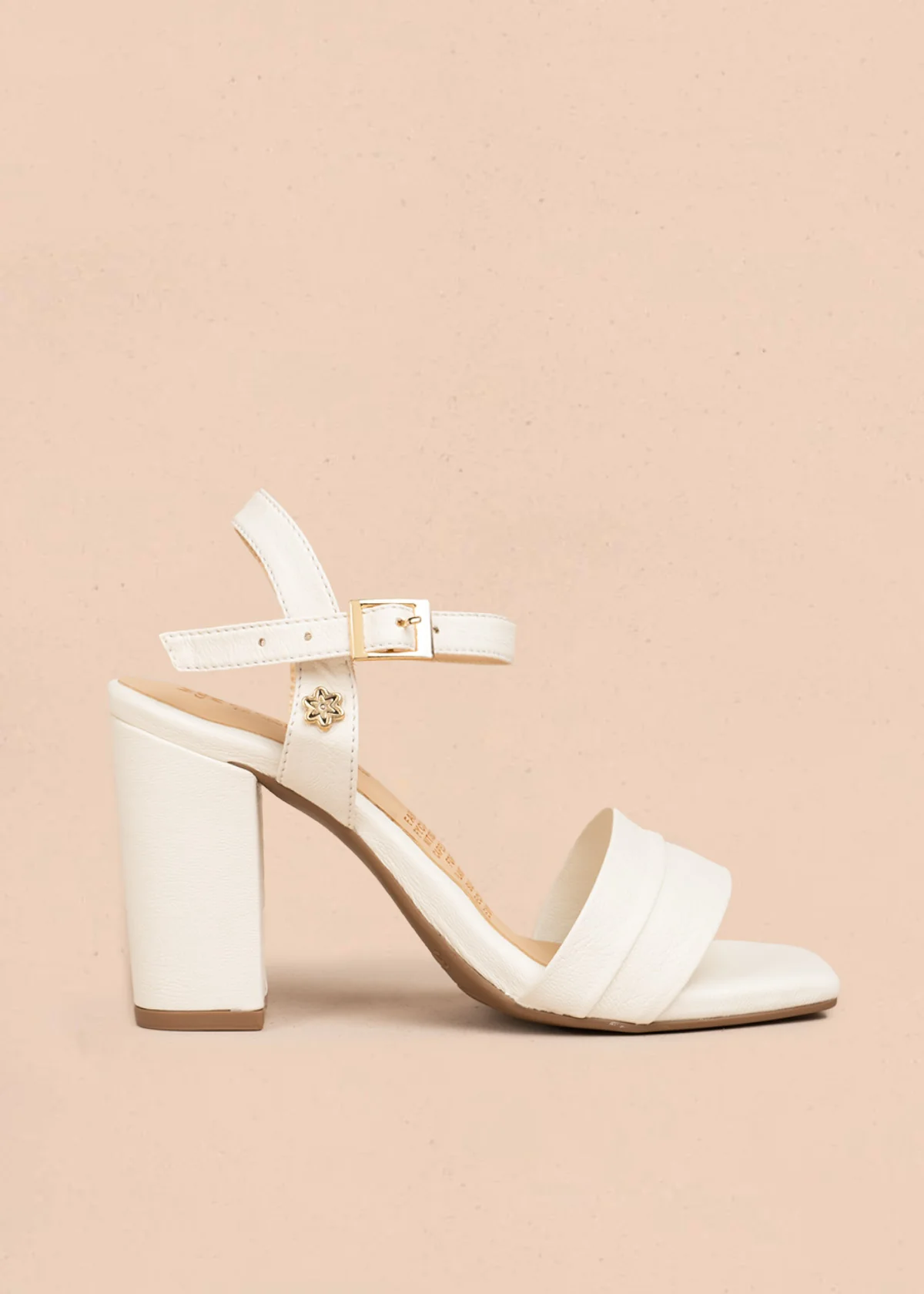 Sandalias altas color talco 106090