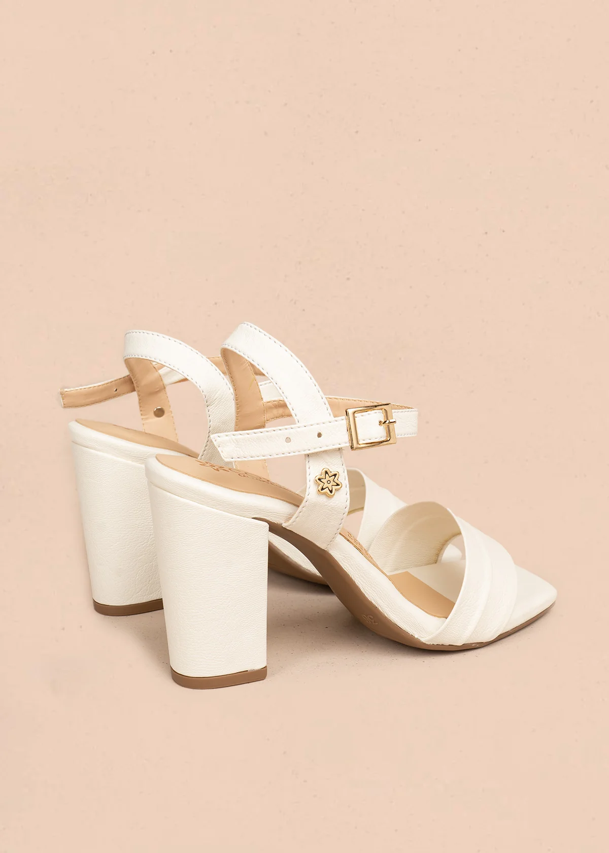Sandalias altas color talco 106090 - Image 5