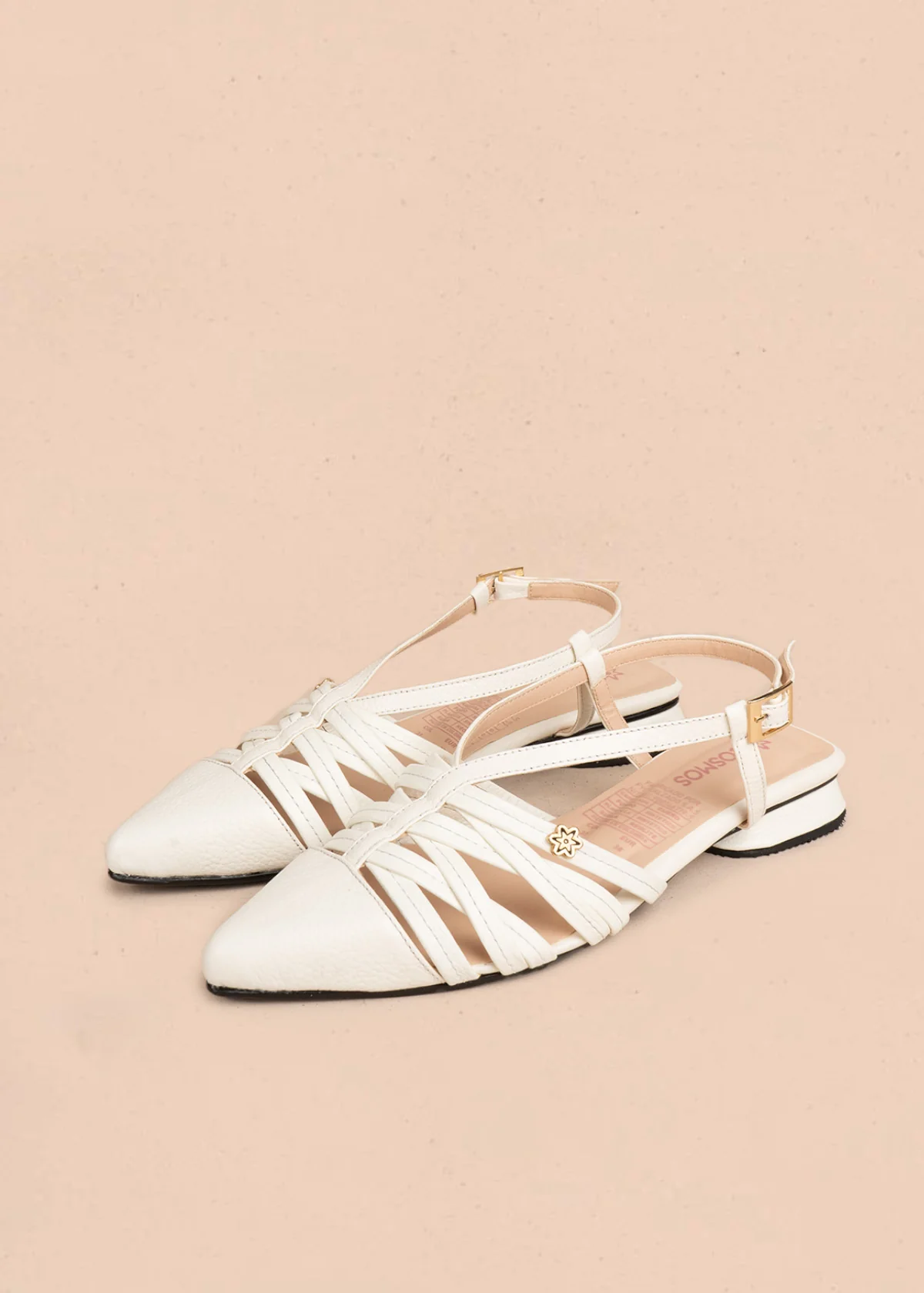 Tacones trabilla en cuero color talco con tiras entrecruzadas 106559 - Image 3