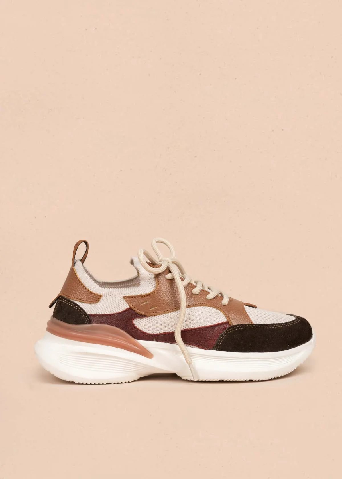 Tenis casuales en cuero color café 105909