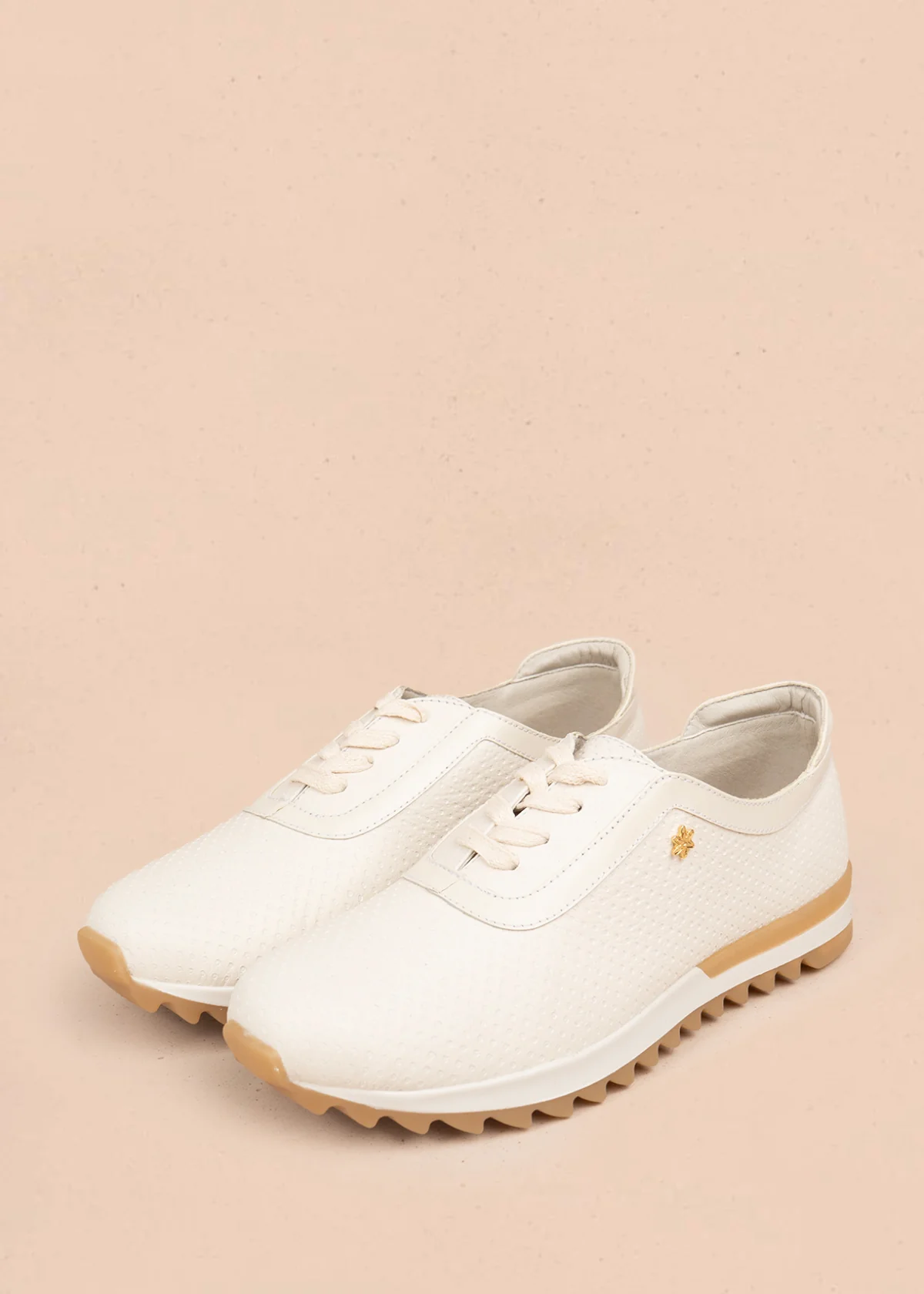 Tenis casuales en cuero color talco 106021 - Image 3