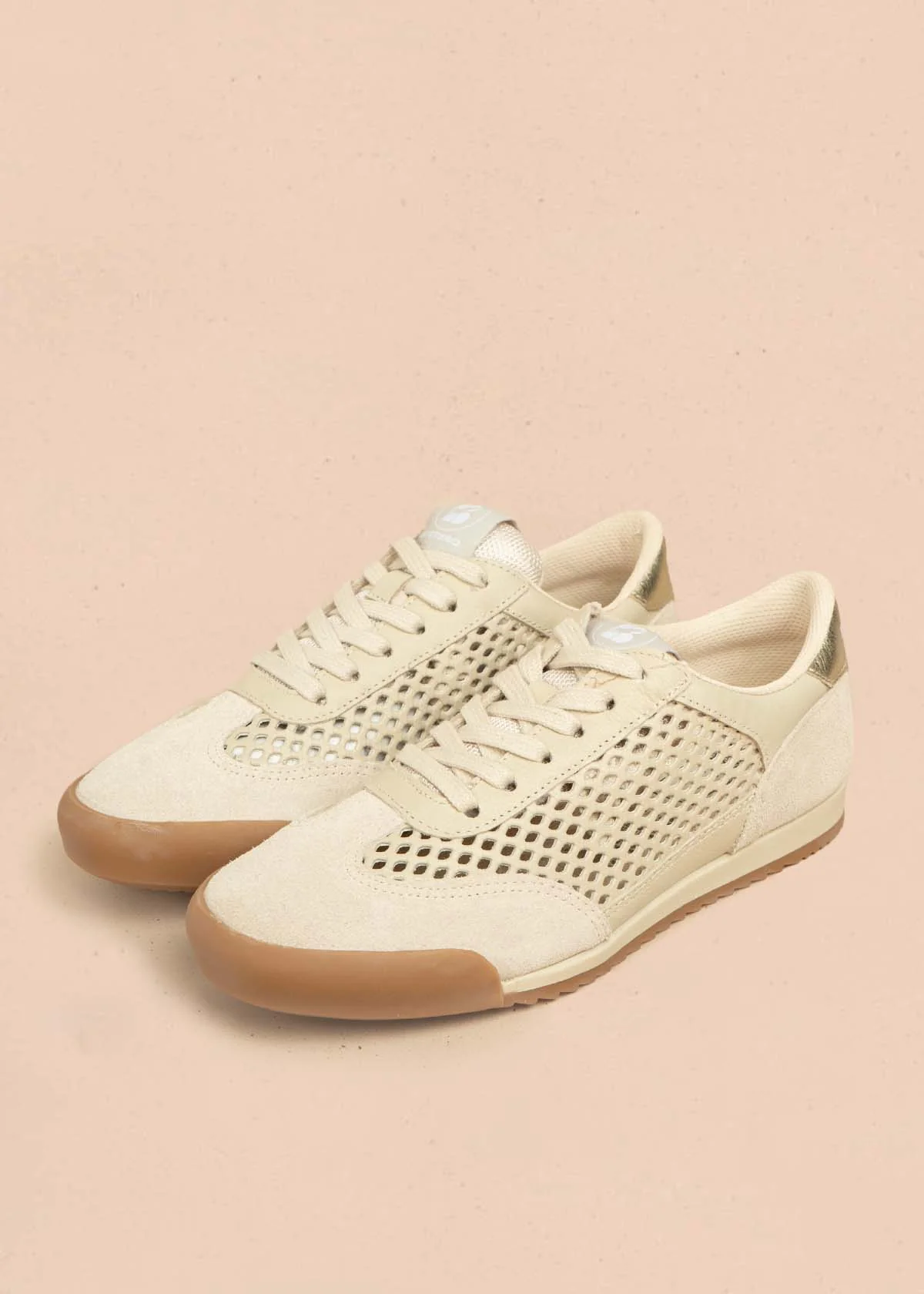Tenis deportivos en cuero color arena con perforaciones 105978 - Image 3