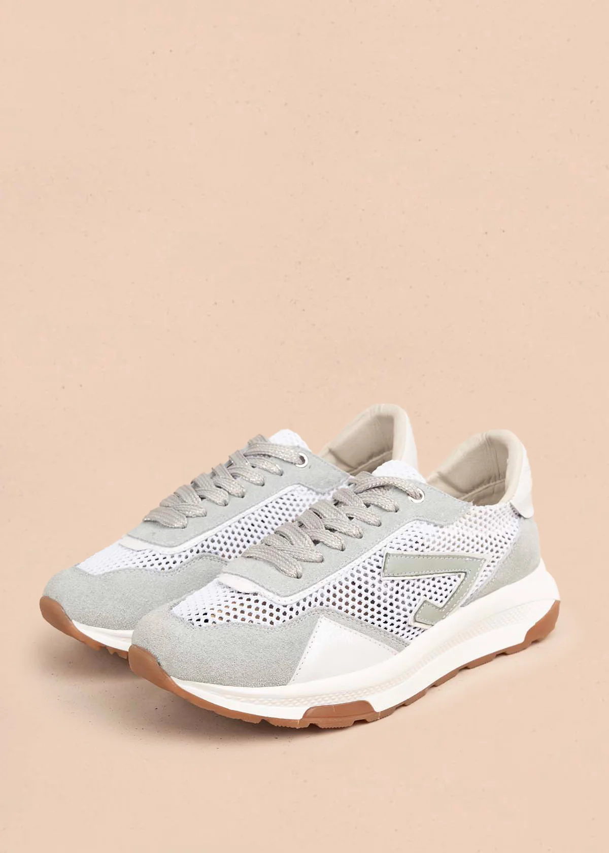 tenis casuales en cuero color gris con diseño en malla 106024 - Image 2
