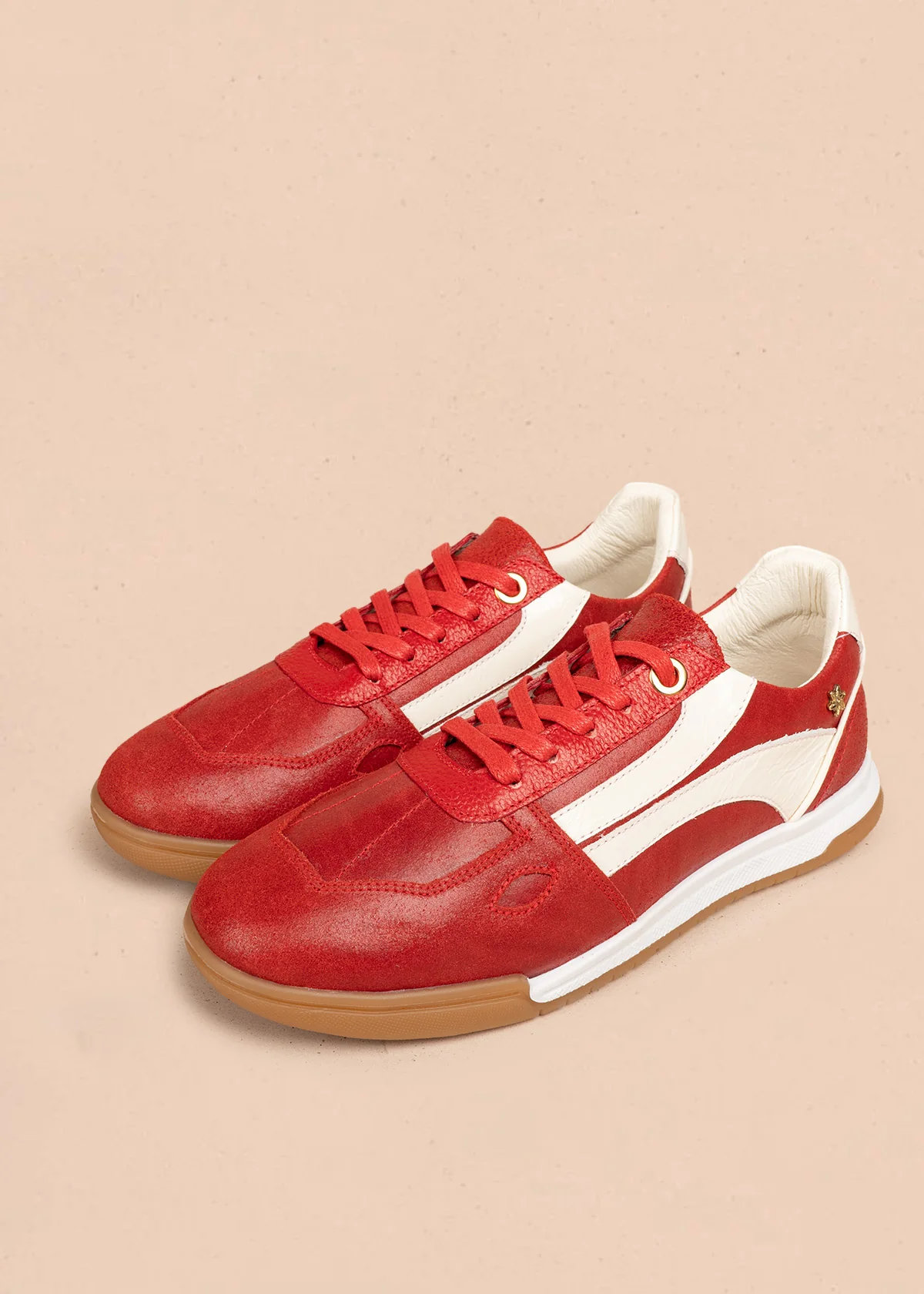 Tenis casuales en cuero color rojo con franja lateral 106478 - Image 5