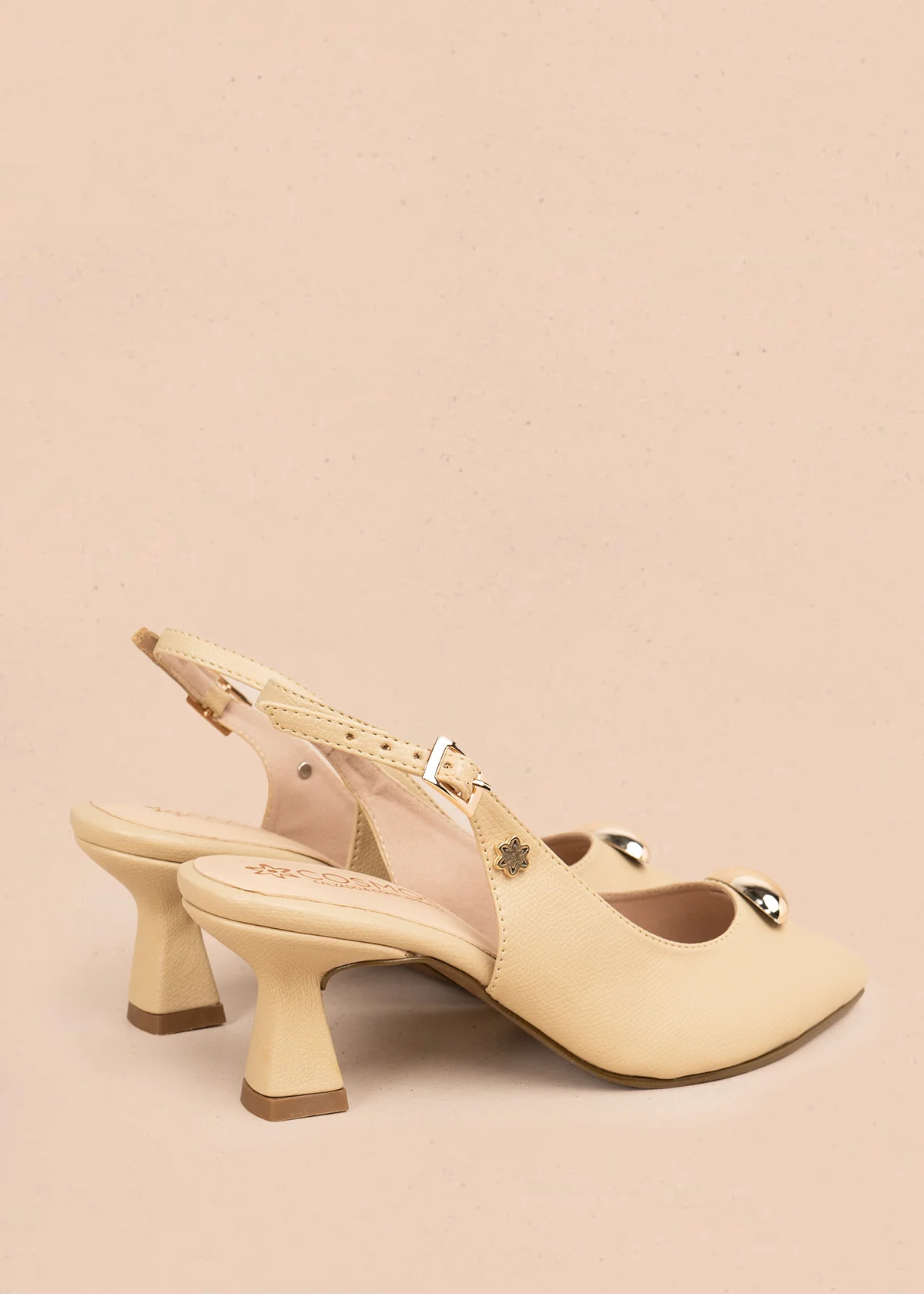 Tacones trabilla color beige con detalle metálico 106097 - Image 4