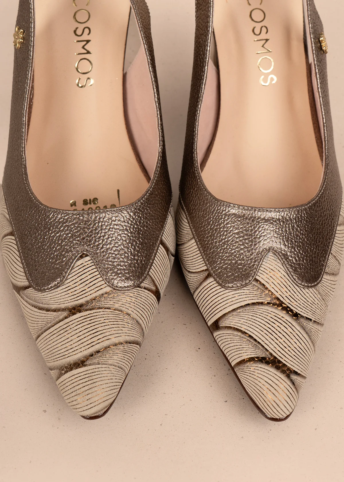 Tacones trabilla en cuero color bronce con detalles decorativos 107009 - Image 6