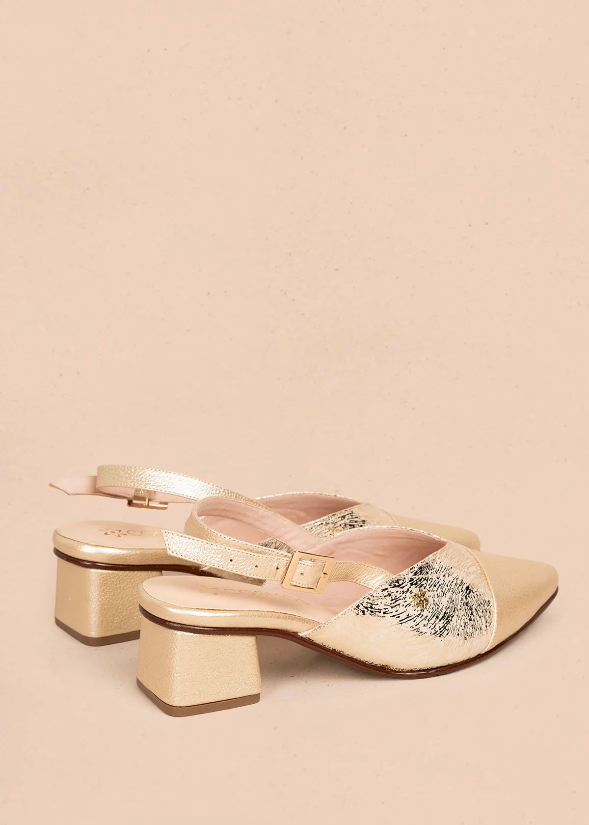 Tacones trabilla en cuero color dorado con folia 107003 - Image 6