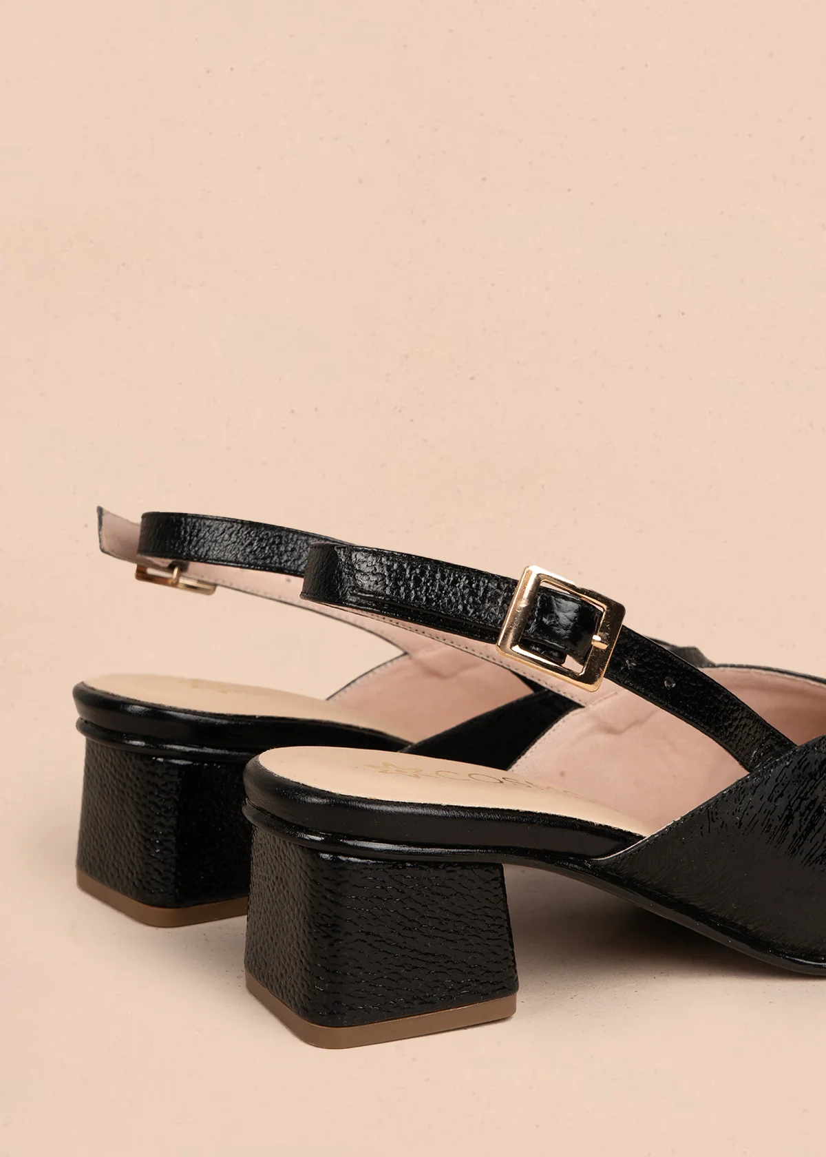 Tacones trabilla en cuero color negro 107003 - Image 4