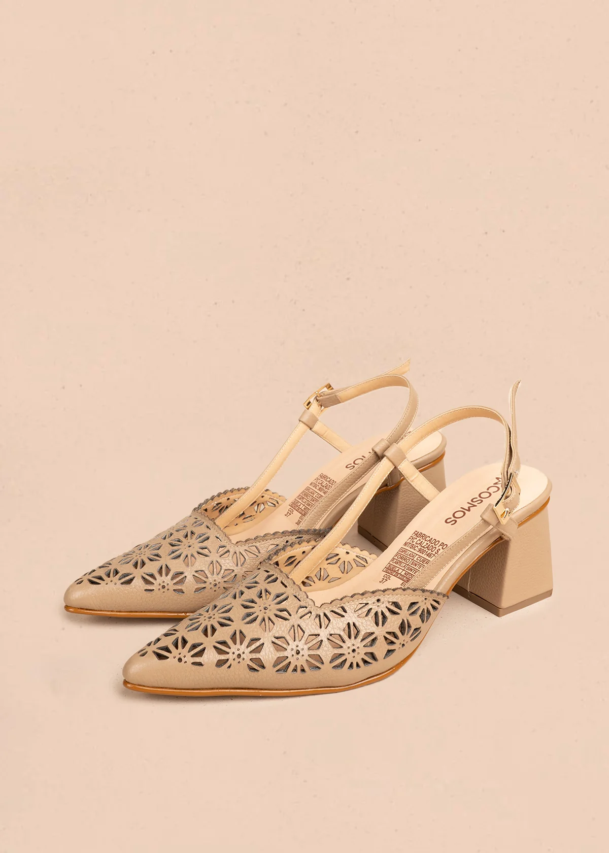 Tacones trabilla en cuero color arena con perforaciones florales 106512 - Image 3