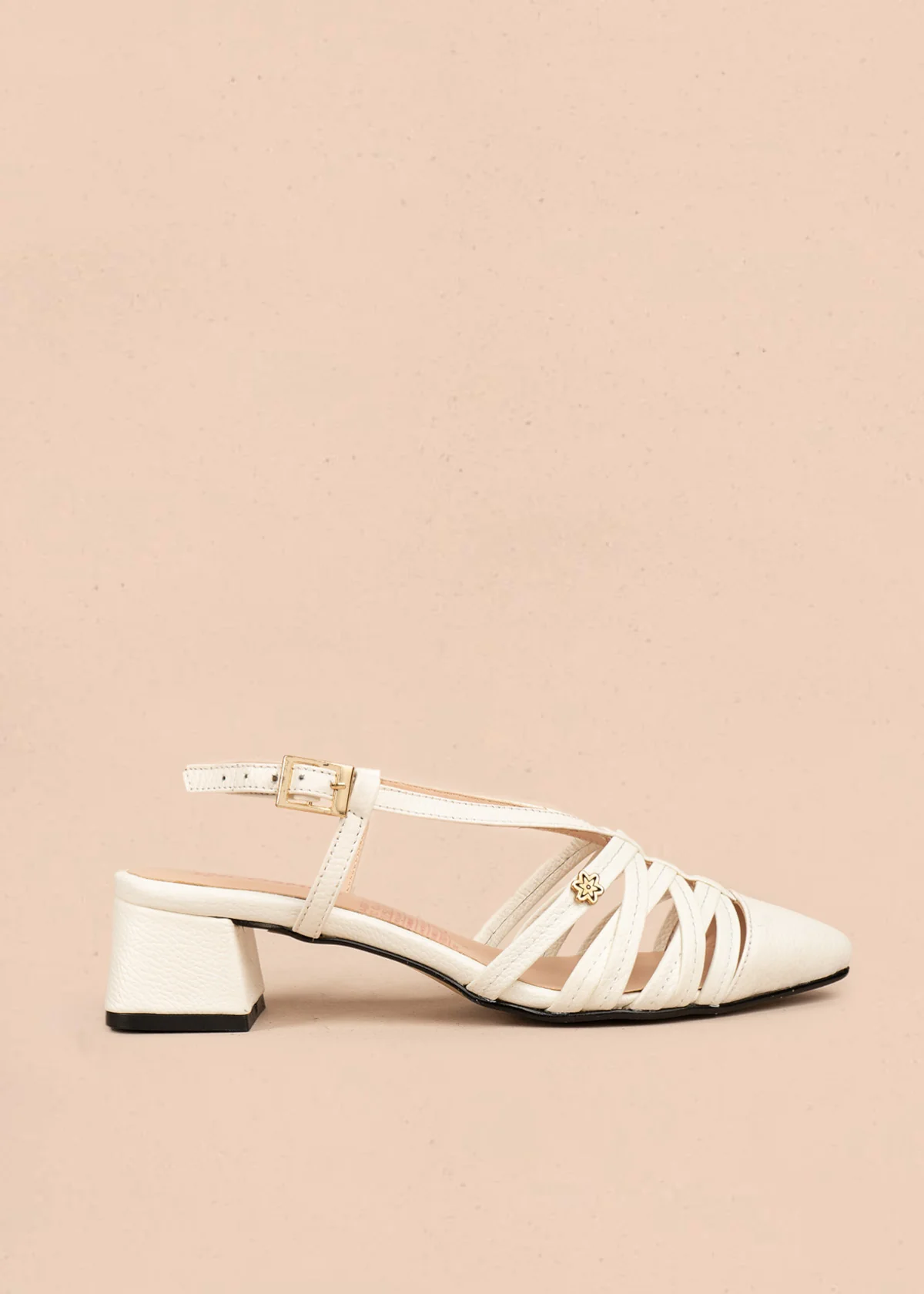Tacones trabilla en cuero color blanco con tiras delgadas 106550