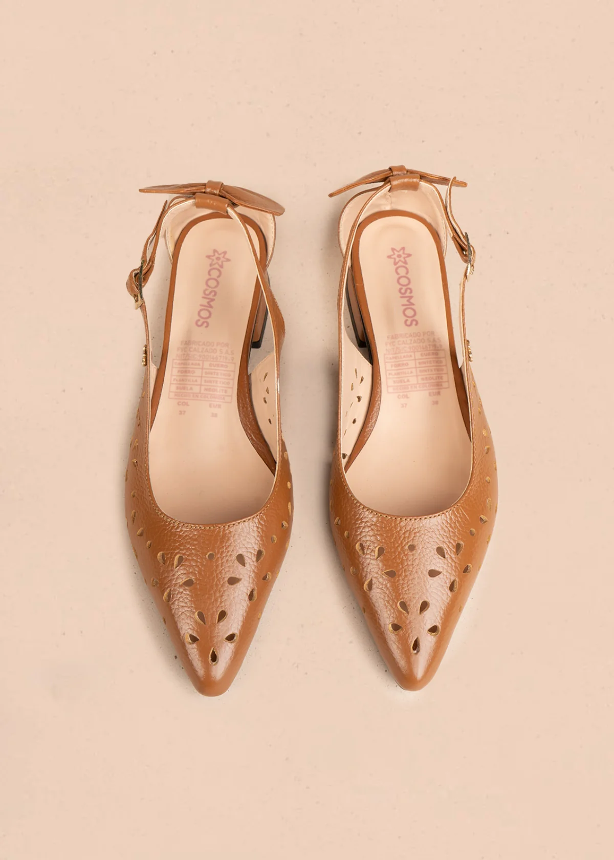 Tacones trabilla en cuero color miel con perforaciones florales 106560 - Image 3