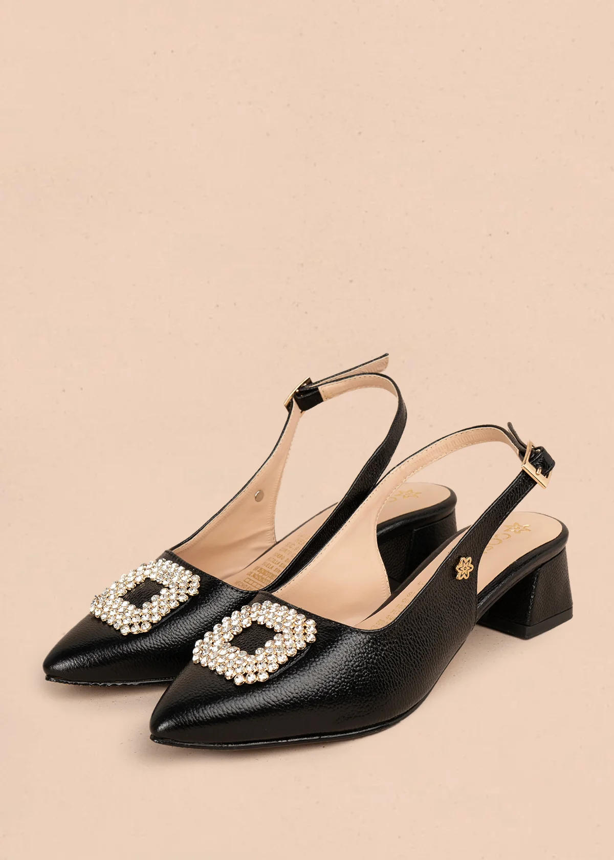 Tacones trabilla en cuero color negro con aplique de pedrería 106149 - Image 2