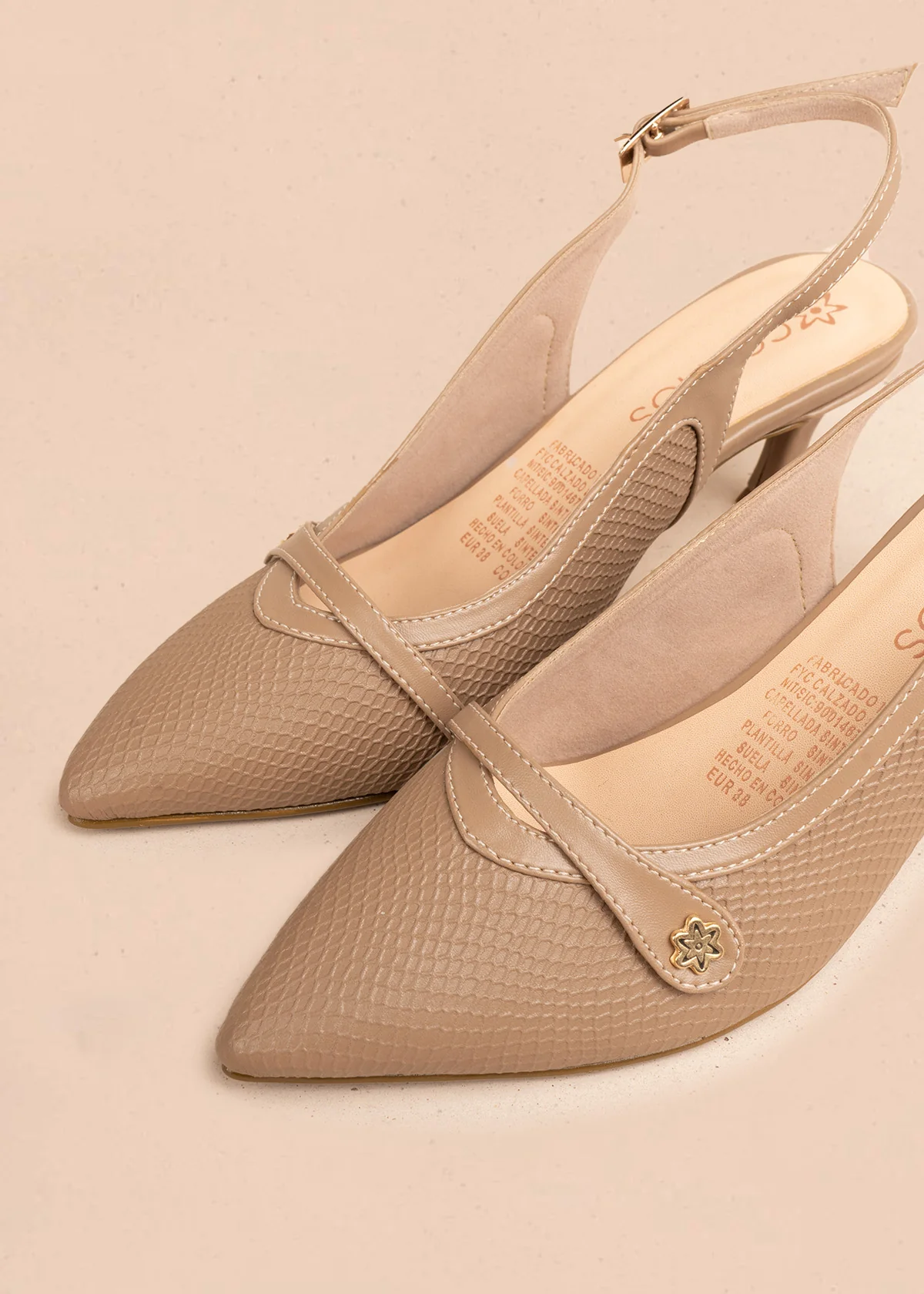 Tacones trabilla color taupe con tira y tacón medio 106531 - Image 5