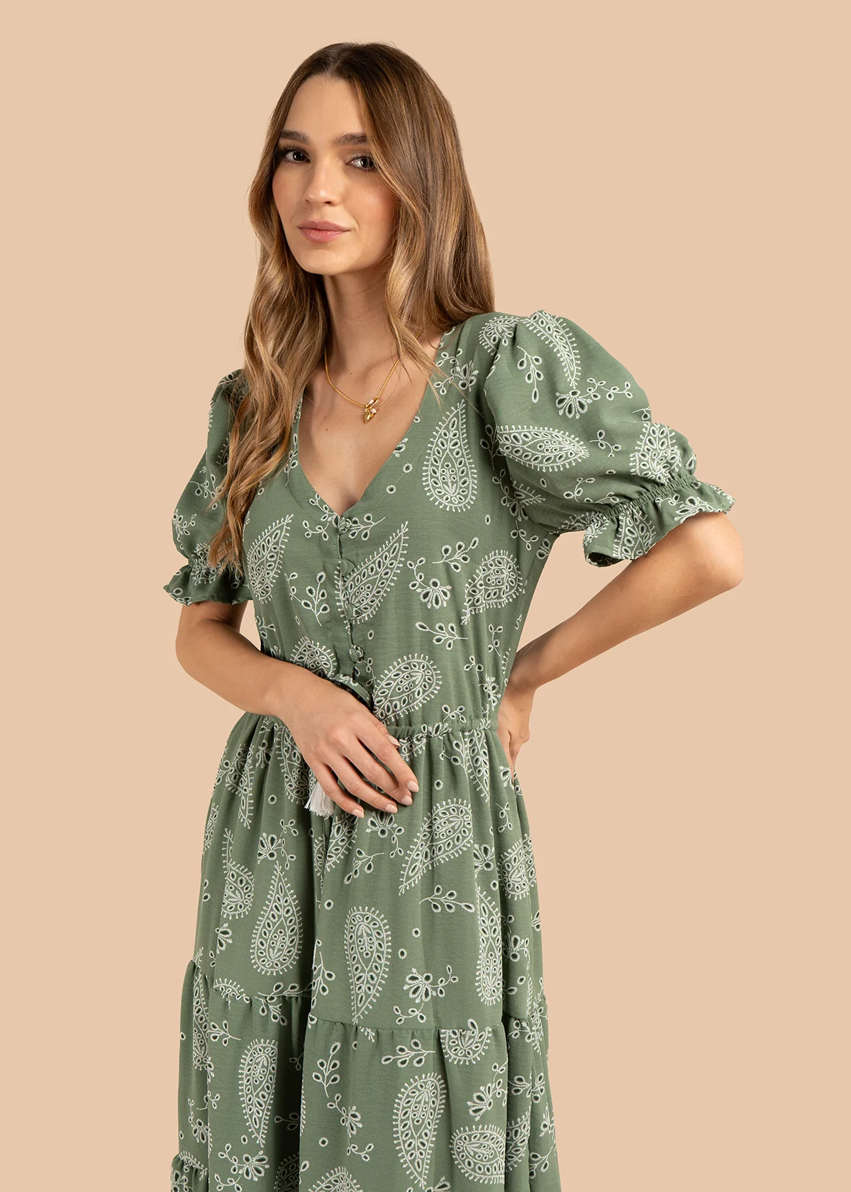 Vestido largo color verde con diseño floral y cinturón ajustable 105972 - Image 3